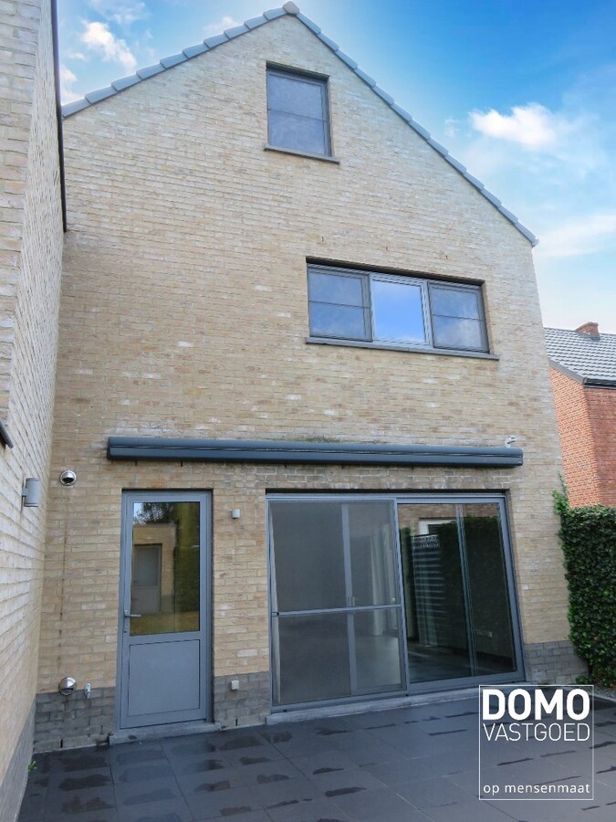 Instapklare en zeer ruime woning te Kuringen. 