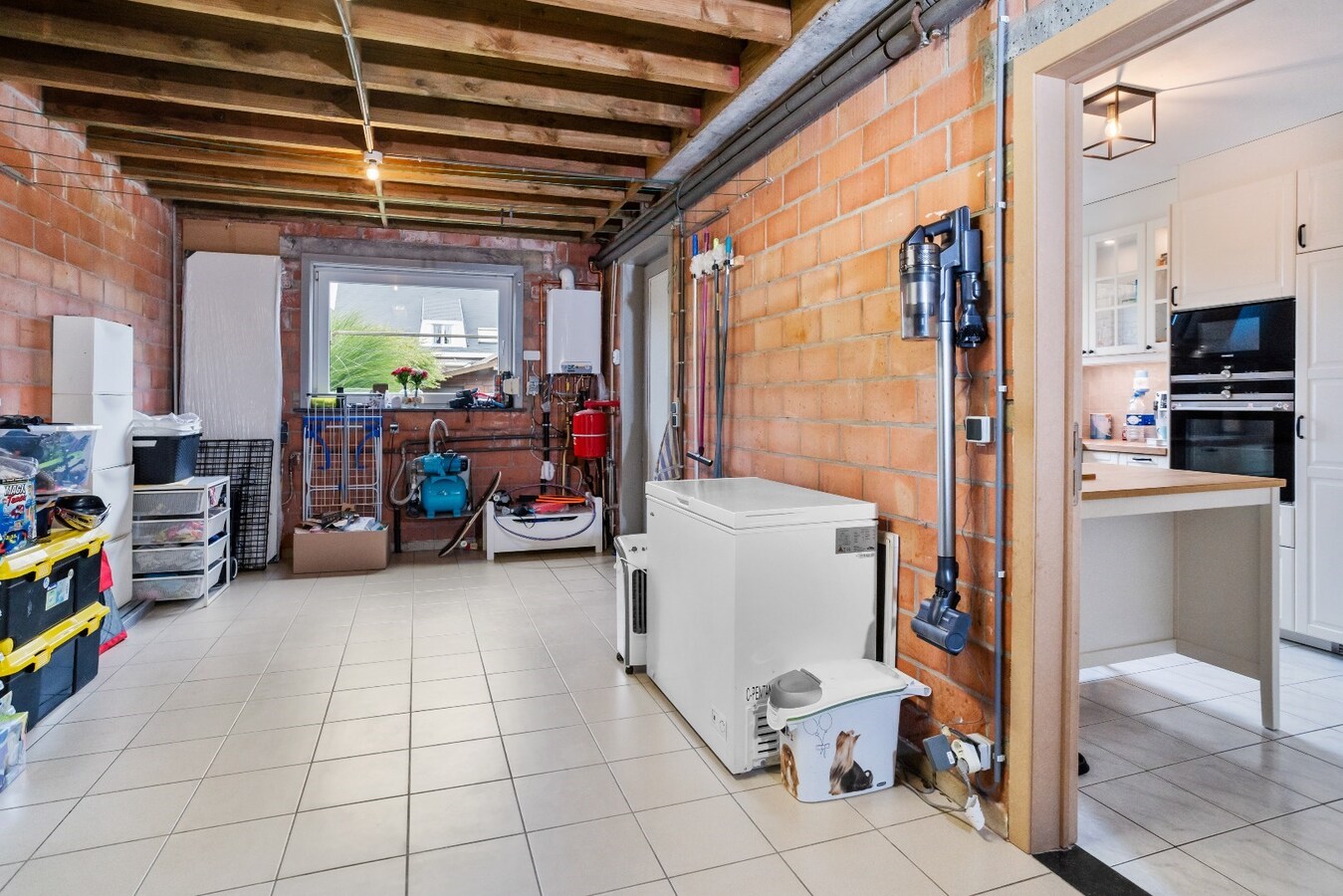 Centraal gelegen, halfopen woning op perceel 624m² 