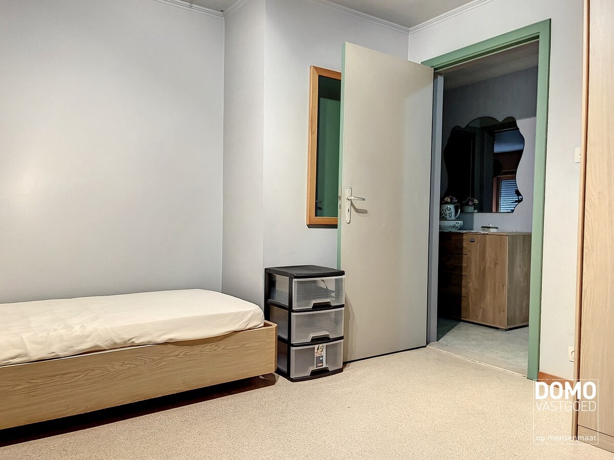 Ruime woning met tuin, inpandige garage en 4 slaapkamers in Linkhout. 