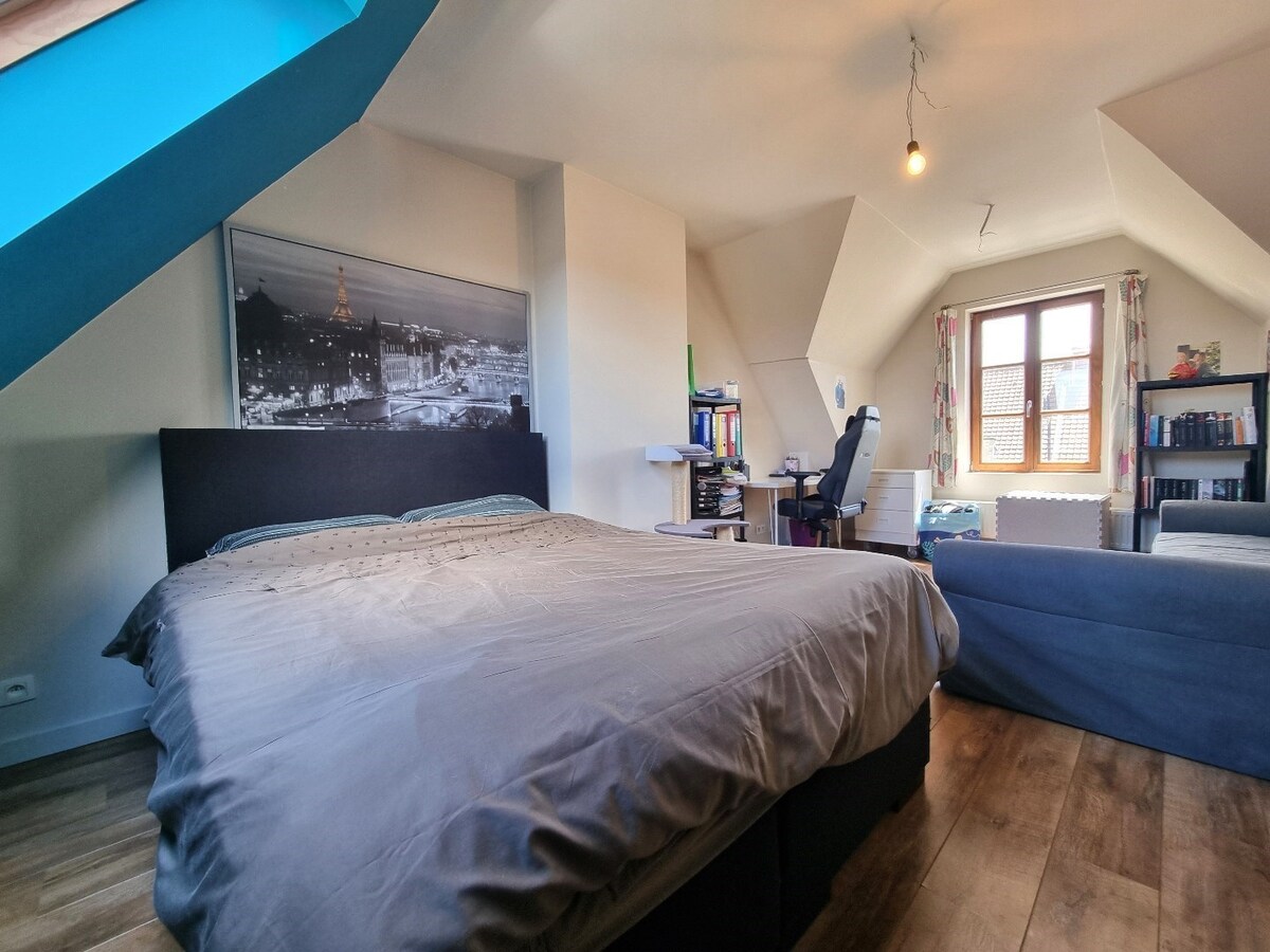 Klassevolle, statige hoekwoning te Heulebrug 