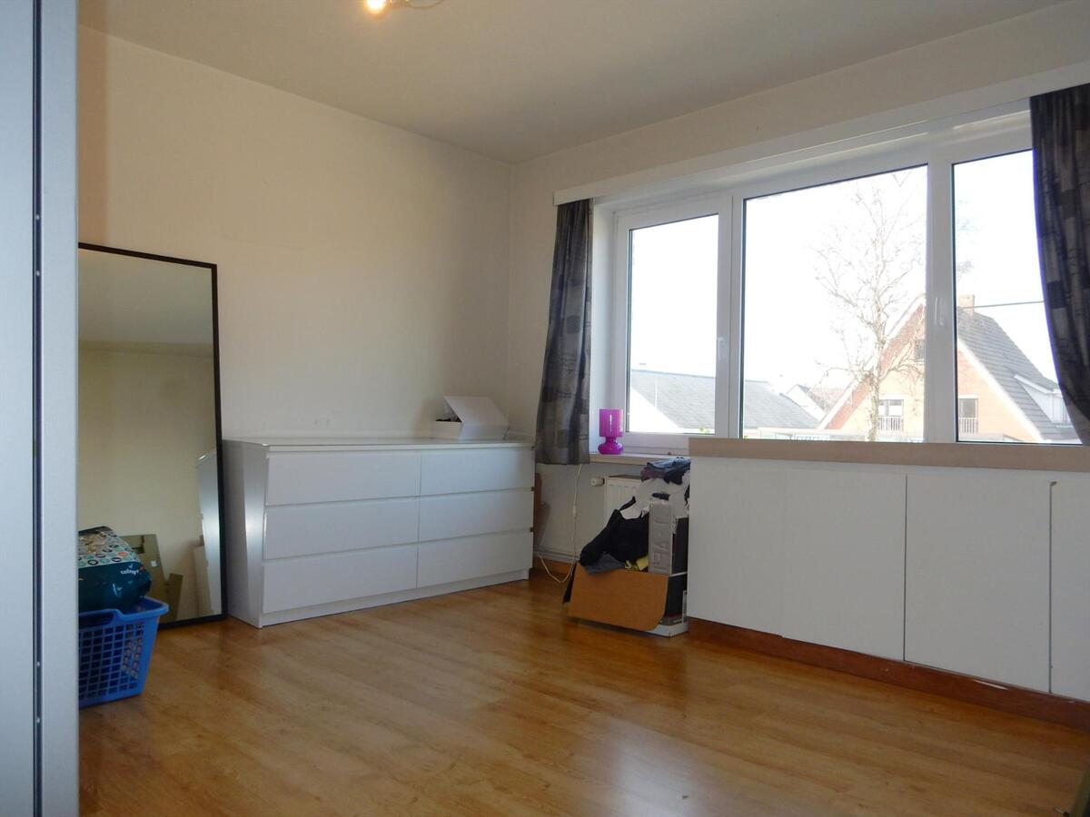 Ruime woning te Jabbeke met 4 slaapkamers 
