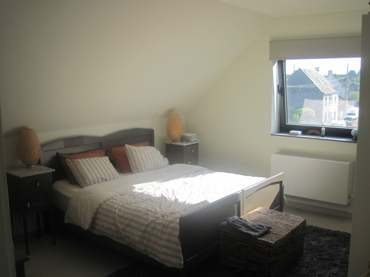 Nieuwe, ruime duplex!   GEEN VASTE KOSTEN !! 