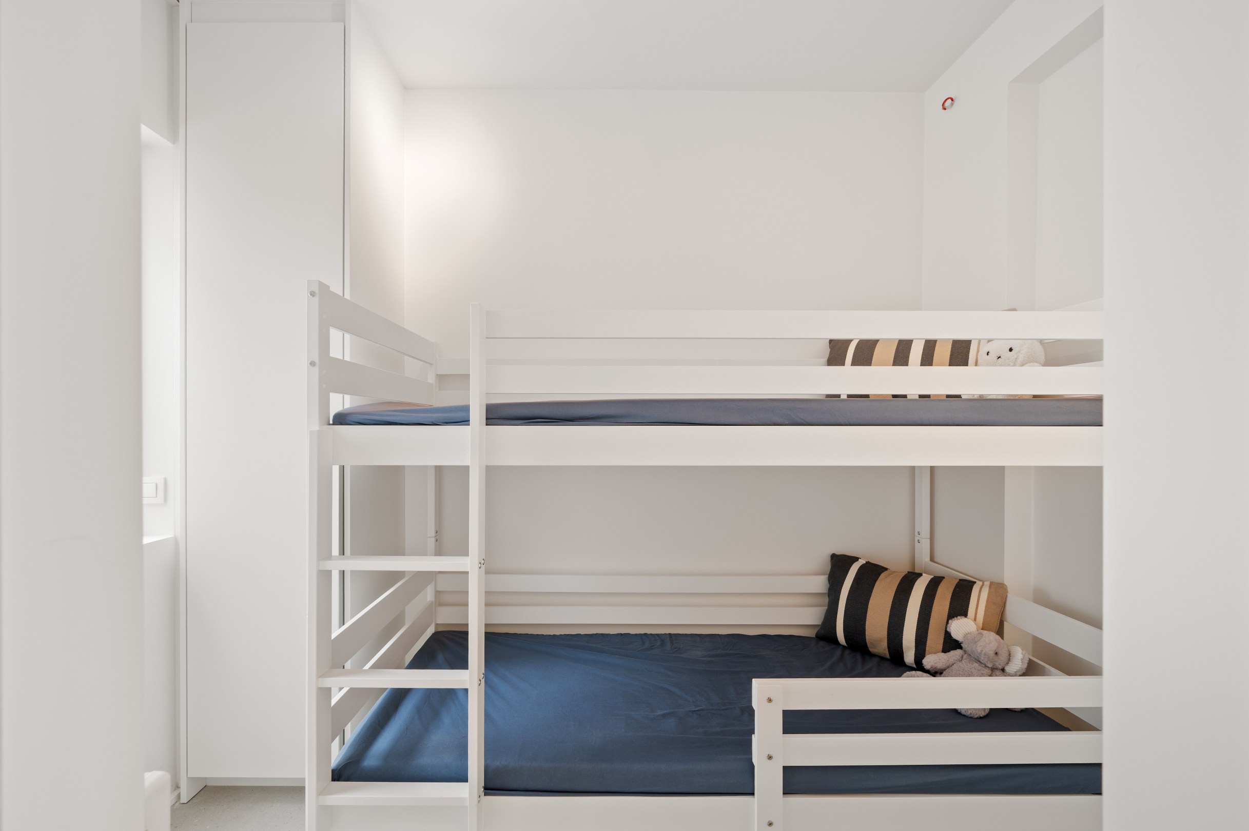 Appartement de vacances confortable et magnifiquement rénové avec vue frontale sur la mer, situé près de la place Rubens. 