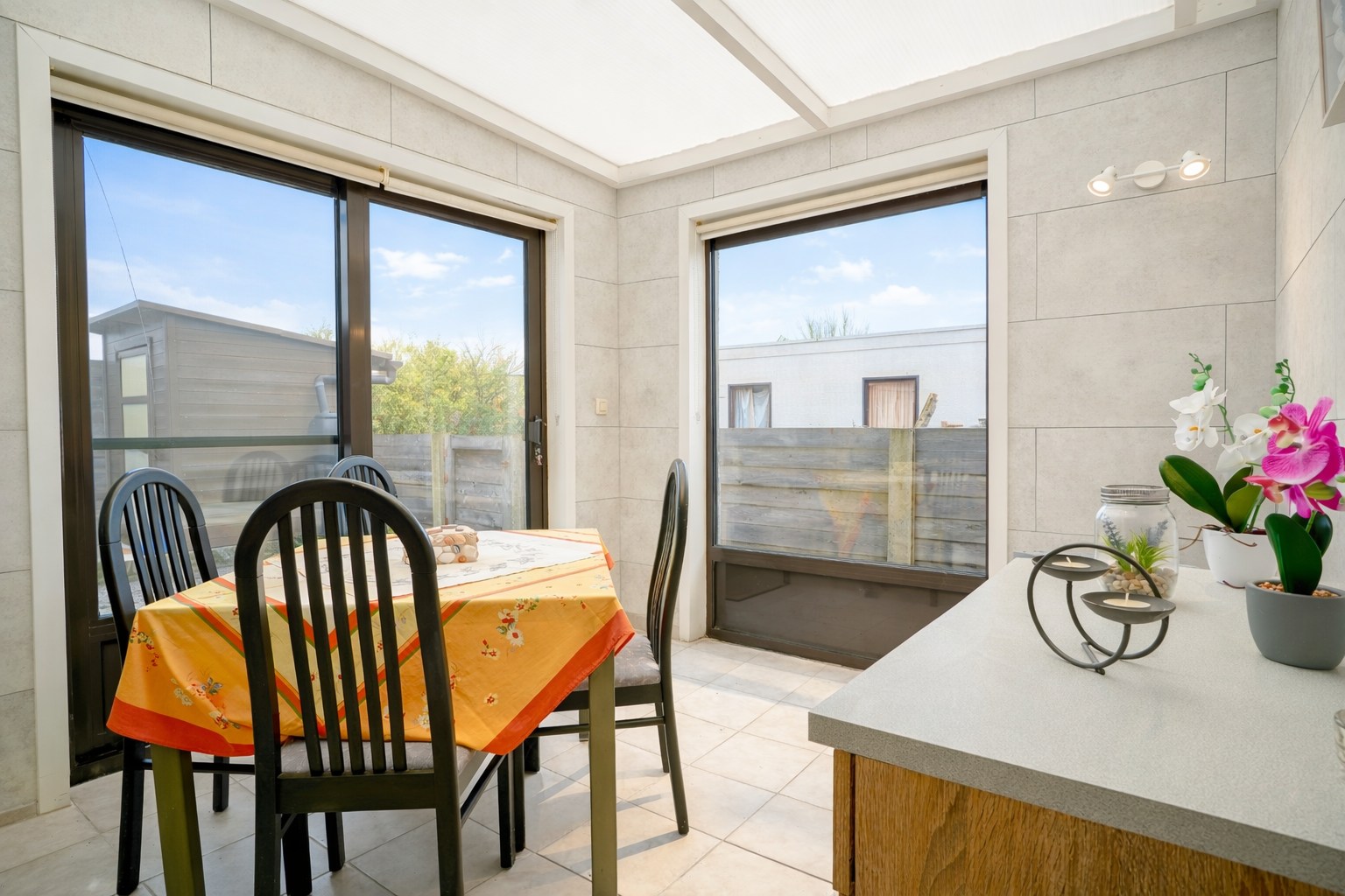 Gezellige vakantiewoning met 2 slaapkamers te Koksijde, nabij het natuurgebied de Doornpanne duinen. 