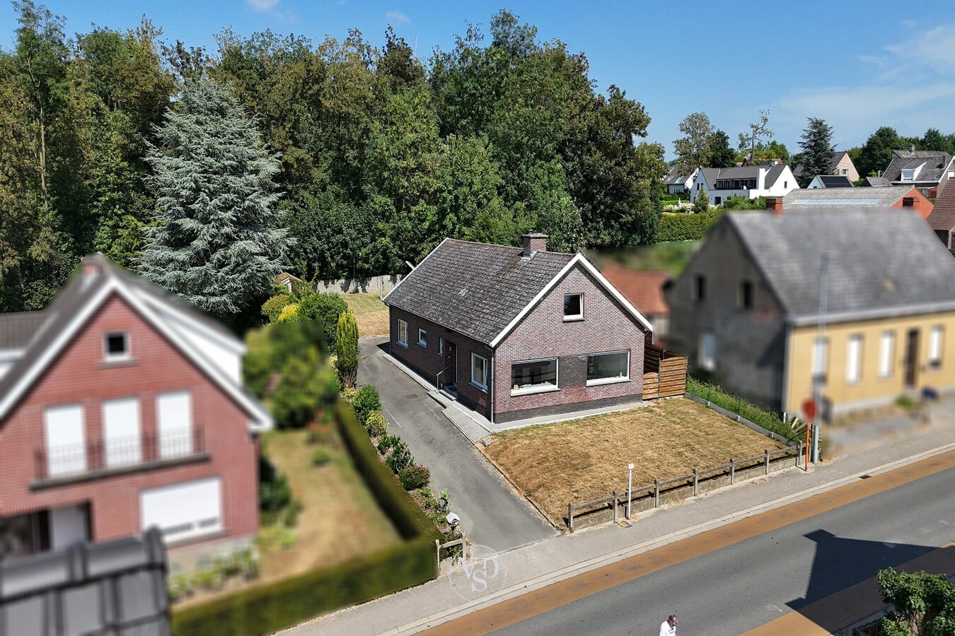 Degelijke eigendom in hartje Dikkelvenne 