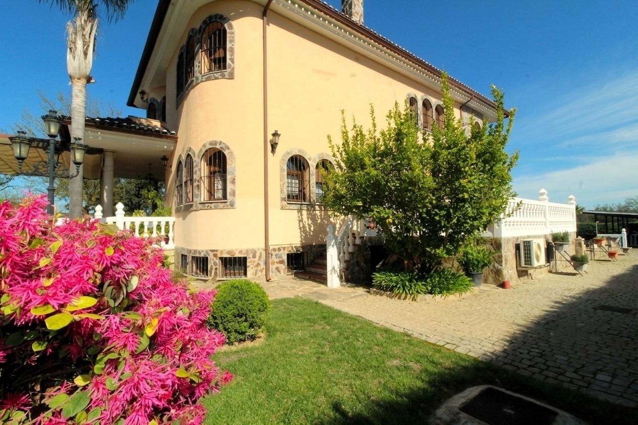Villa te koop in Badajoz