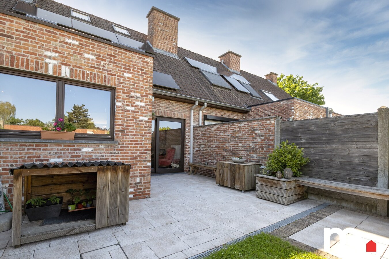 Topper te Lauwe op rustige ligging met zonnepanelen en garage! EPC B 101 ! 