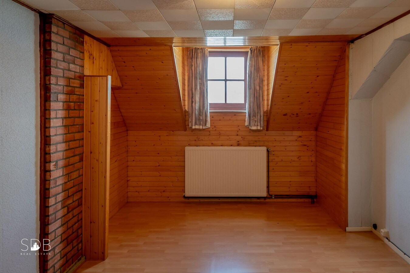 Eigentijdse woning met loods en weiland op 5.780 m². 