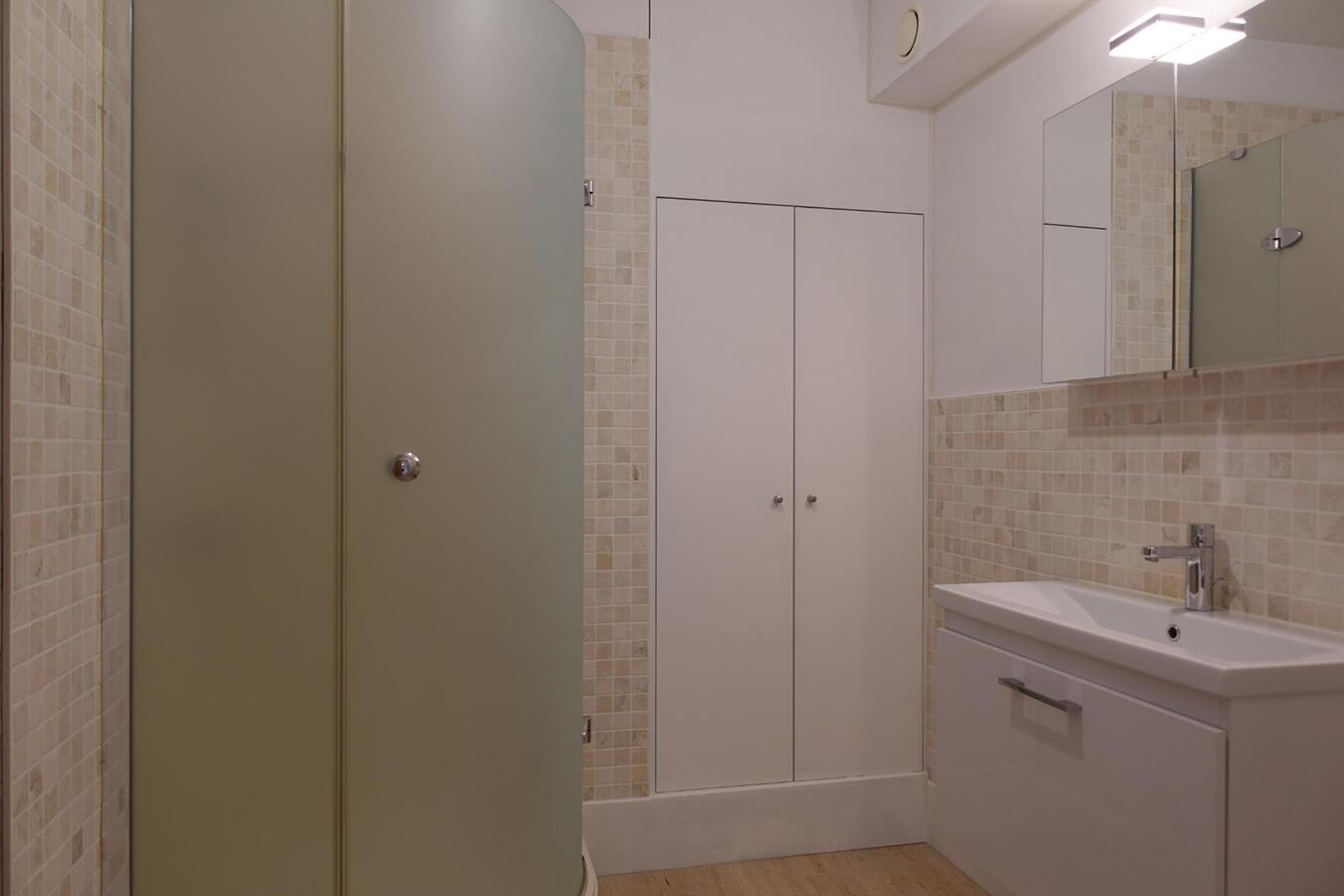 Hoekappartement met 3 slaapkamers in het groen 