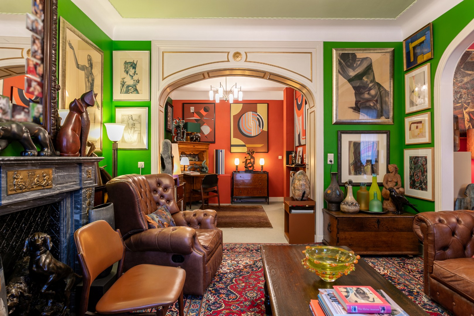 Karaktervol appartement met 2-3 slpk nabij het Brugmannplein. 