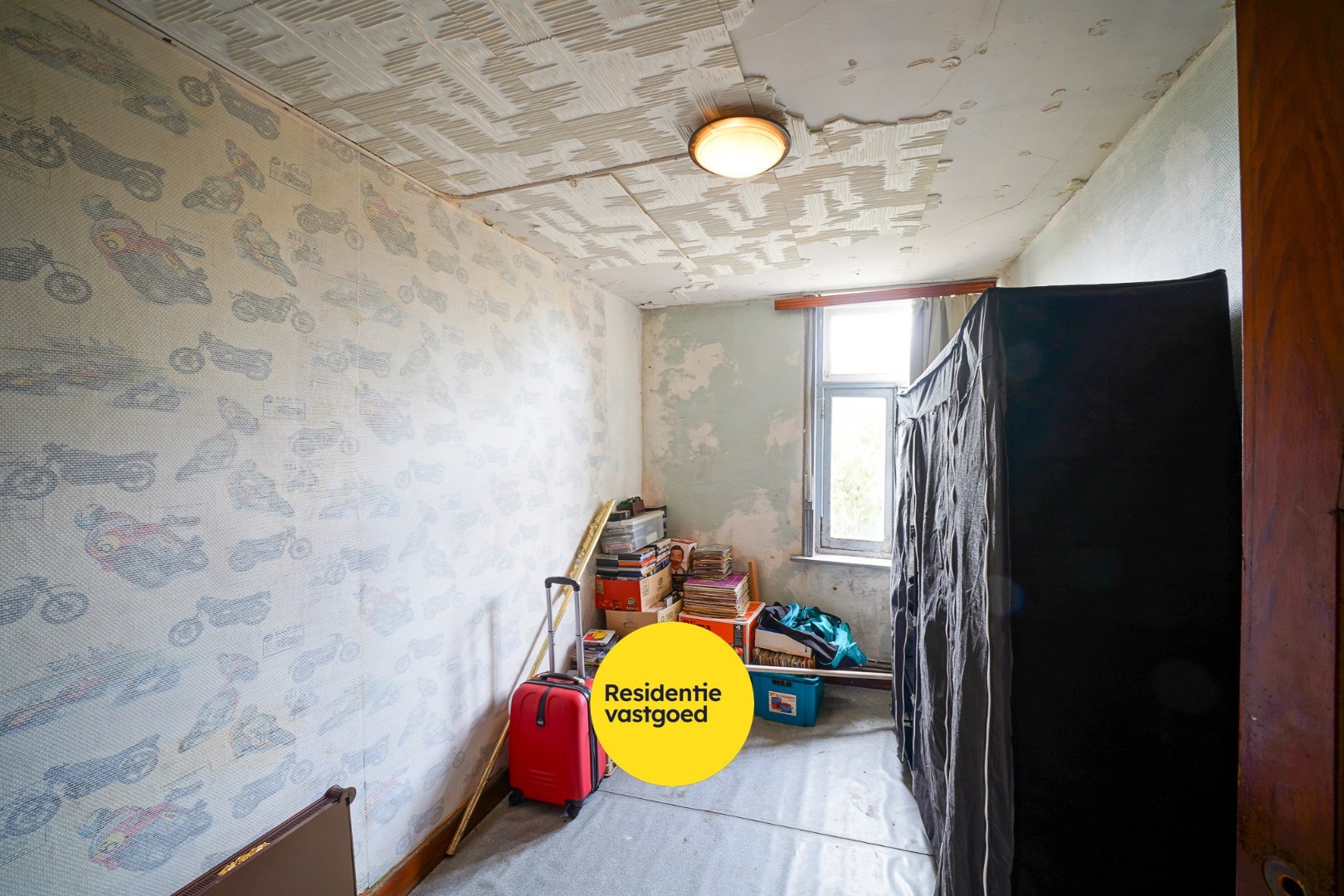 Te renoveren woning met dubbele garage in Bredene – ideaal renovatieproject 