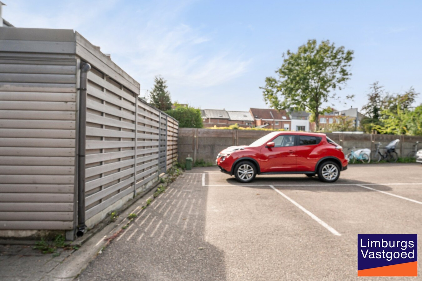 Gelijkvloers appartement, 78 m², 2 slpk, ruim terras, autostaanplaats 