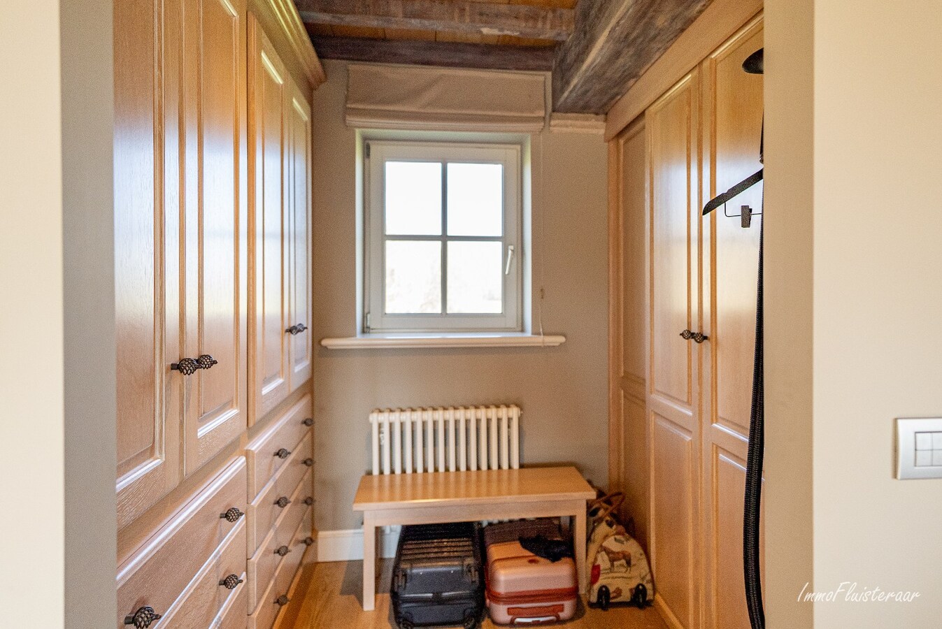 Uitzonderlijke woning met paardenaccommodatie, binnen- en buitenpiste op ca. 9,4 ha te Haacht 