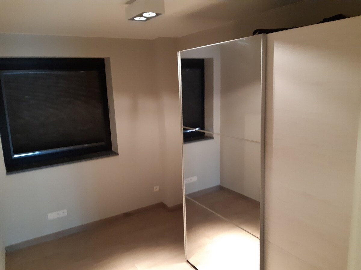 Uitstekend gelegen BEN-appartement in hartje Asper. 