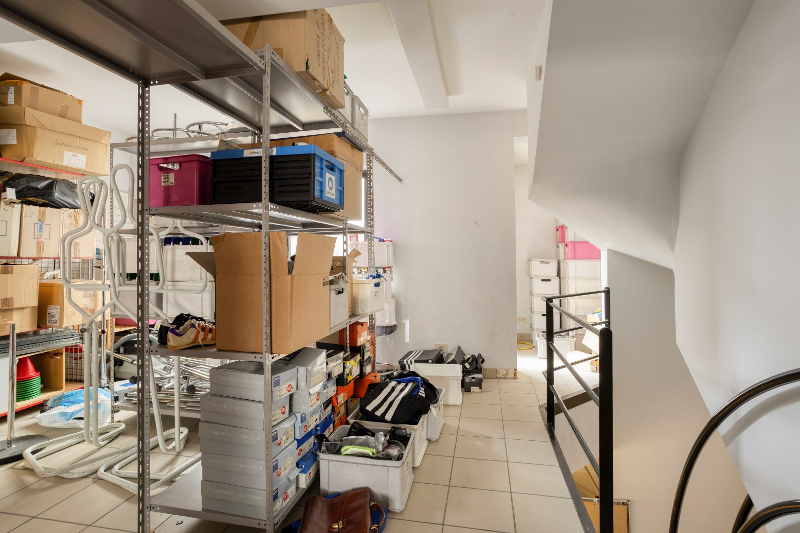 Handelspand met woonst te Halle-centrum 