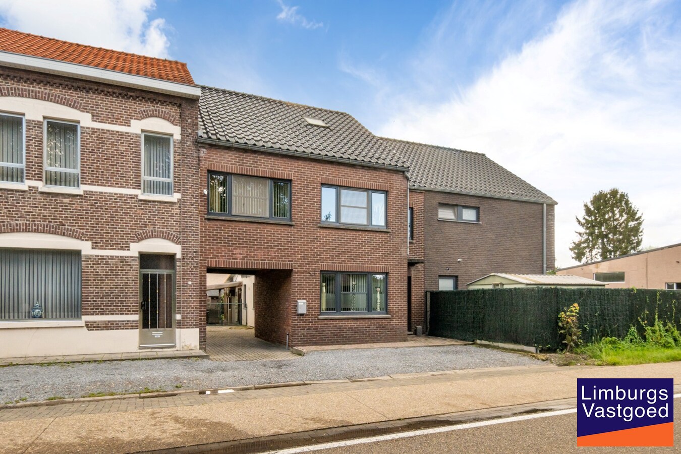 Centraal gelegen woning, 3 slpk, 181 m² bewoonbare oppervlakte, 3a 17ca 