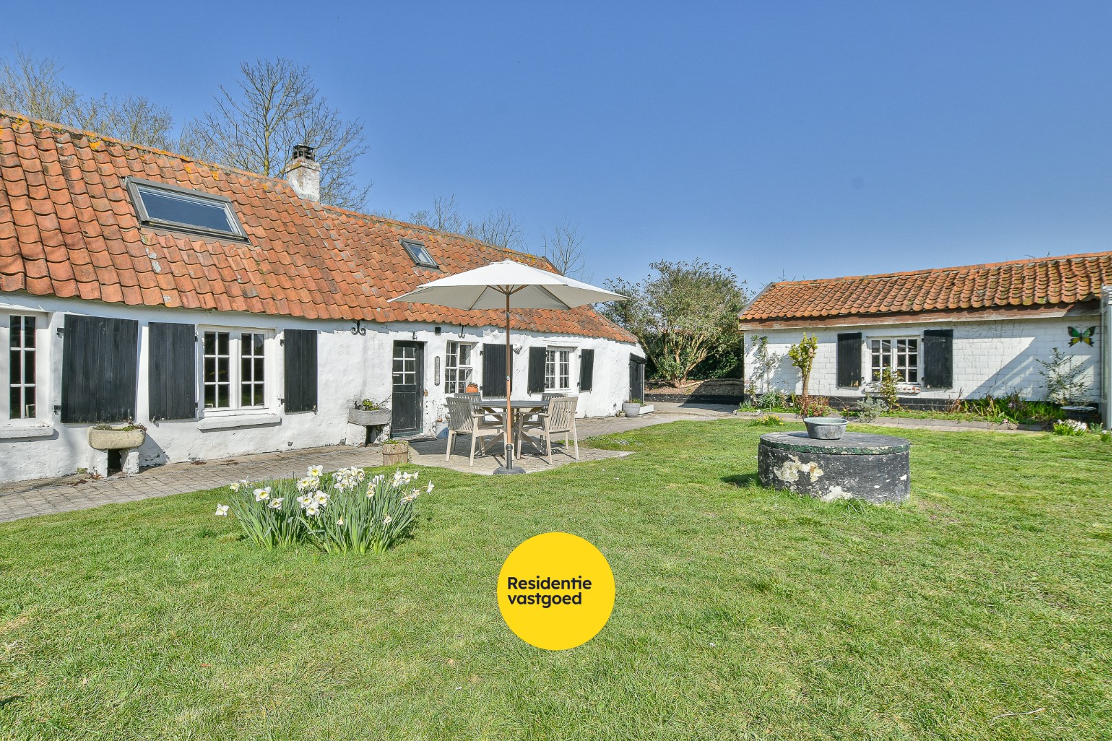 Charmante hoeve op 709m² in bosrijke omgeving aan de kust te koop! 