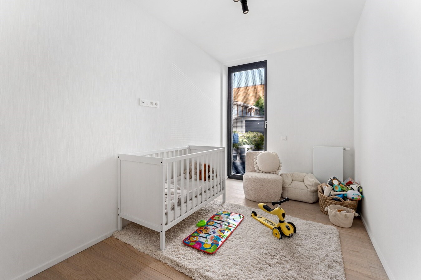 Instapklaar appartement met 2 slaapkamers en autostandplaats te Koekelare 