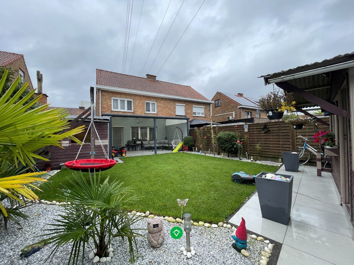 Ruime half-open bebouwing met 4 slaapkamers te Roeselare 