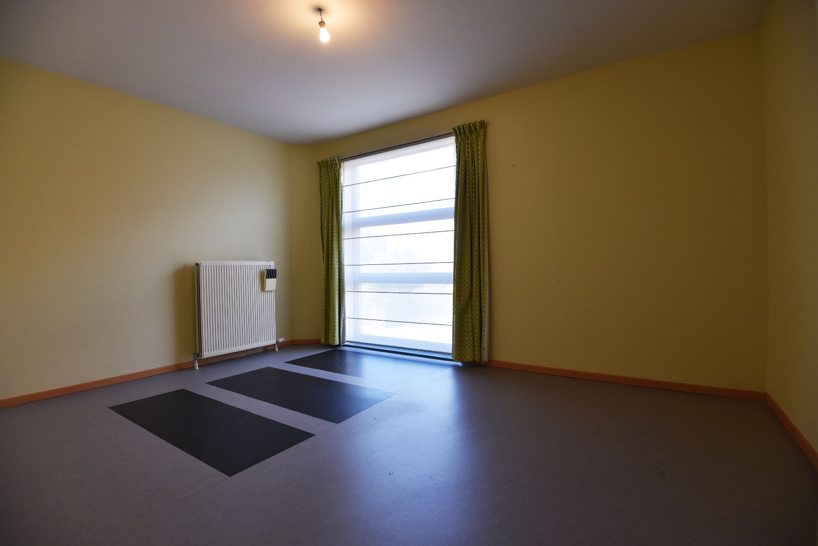 Woning met 4 slpks, terras en garage nabij centrum Maldegem 