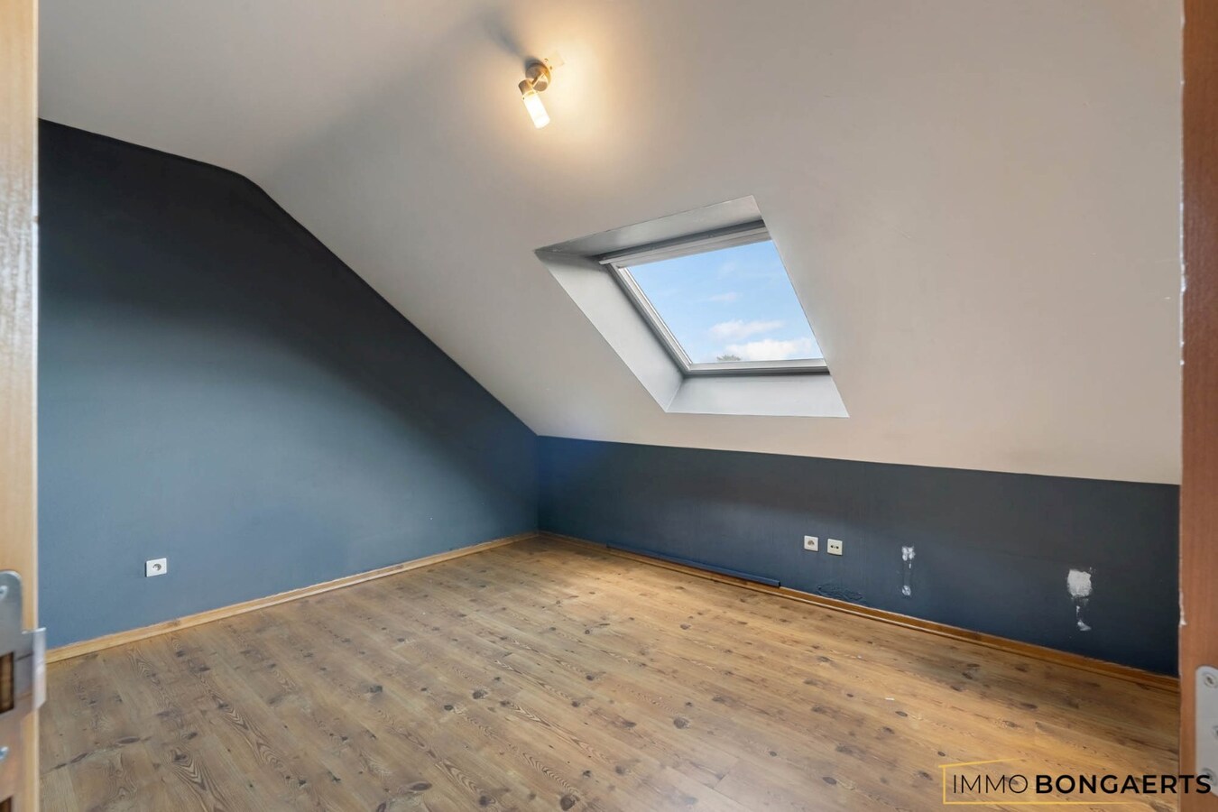 Ruim duplexappartement met 4 slaapkamers 