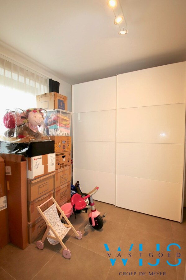 Energiezuinig GELIJKVLOERS appartement in hartje Kluizen ! 