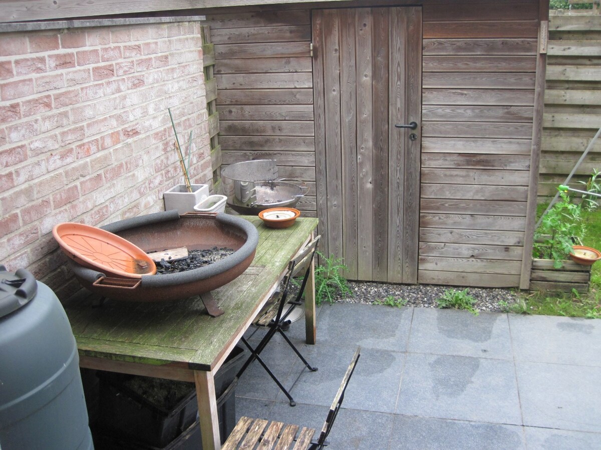 Aangename gezinswoning (Half Open Bebouwing). 