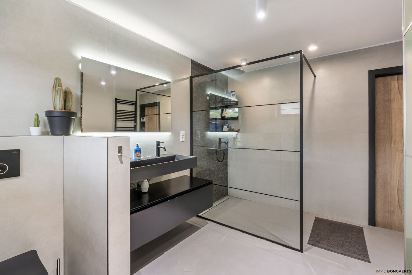 Ruime woning met 4 slaapkamers 