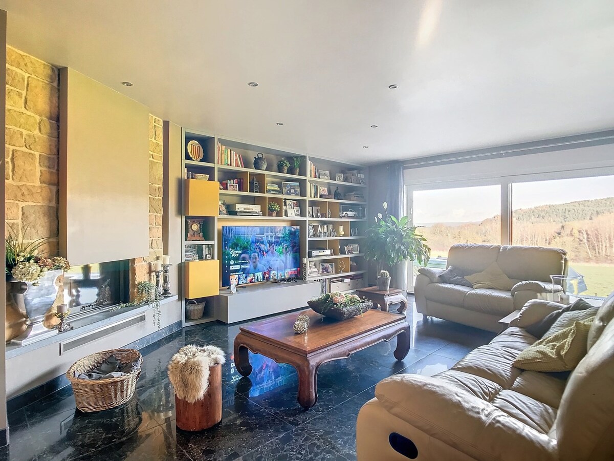 Paardeneigendom met villa, luxe en comfort in Harzé/Aywaille op ca.8,5ha 