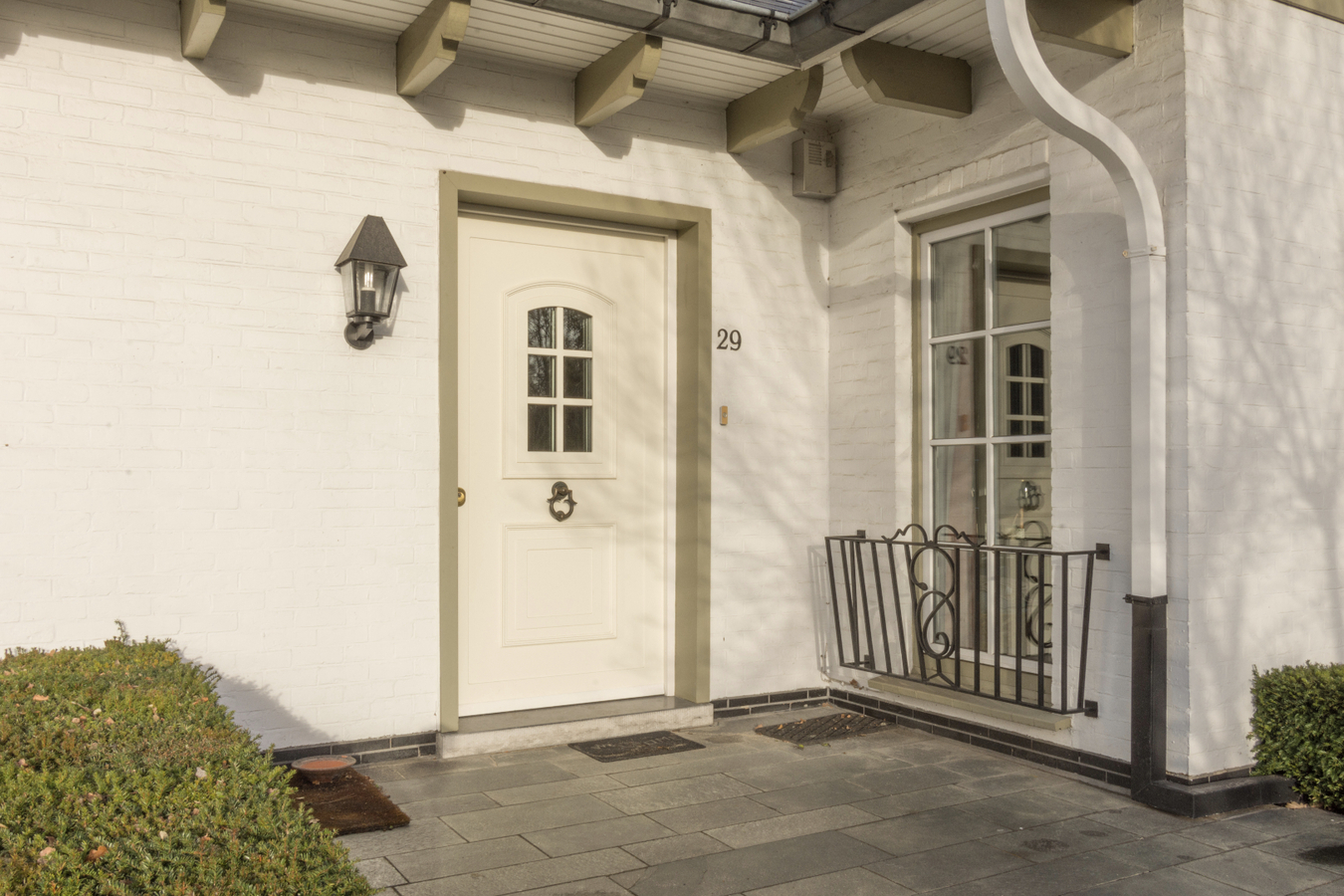 Ruime gezinswoning met verwarmd buitenzwembad 