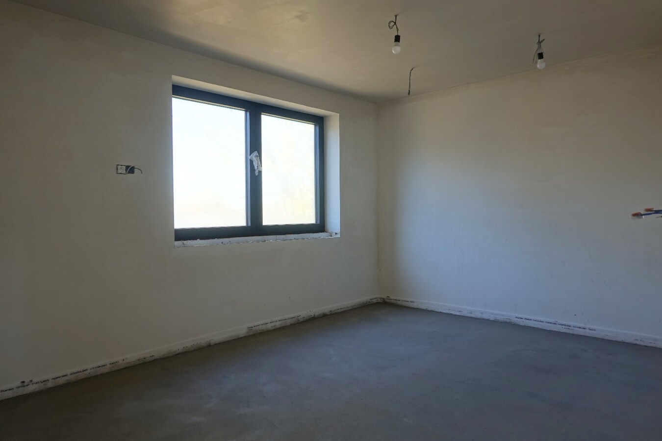 Nieuwbouwwoning met 4 slaapkamers op een uitstekende ligging in centrum Jabbeke 