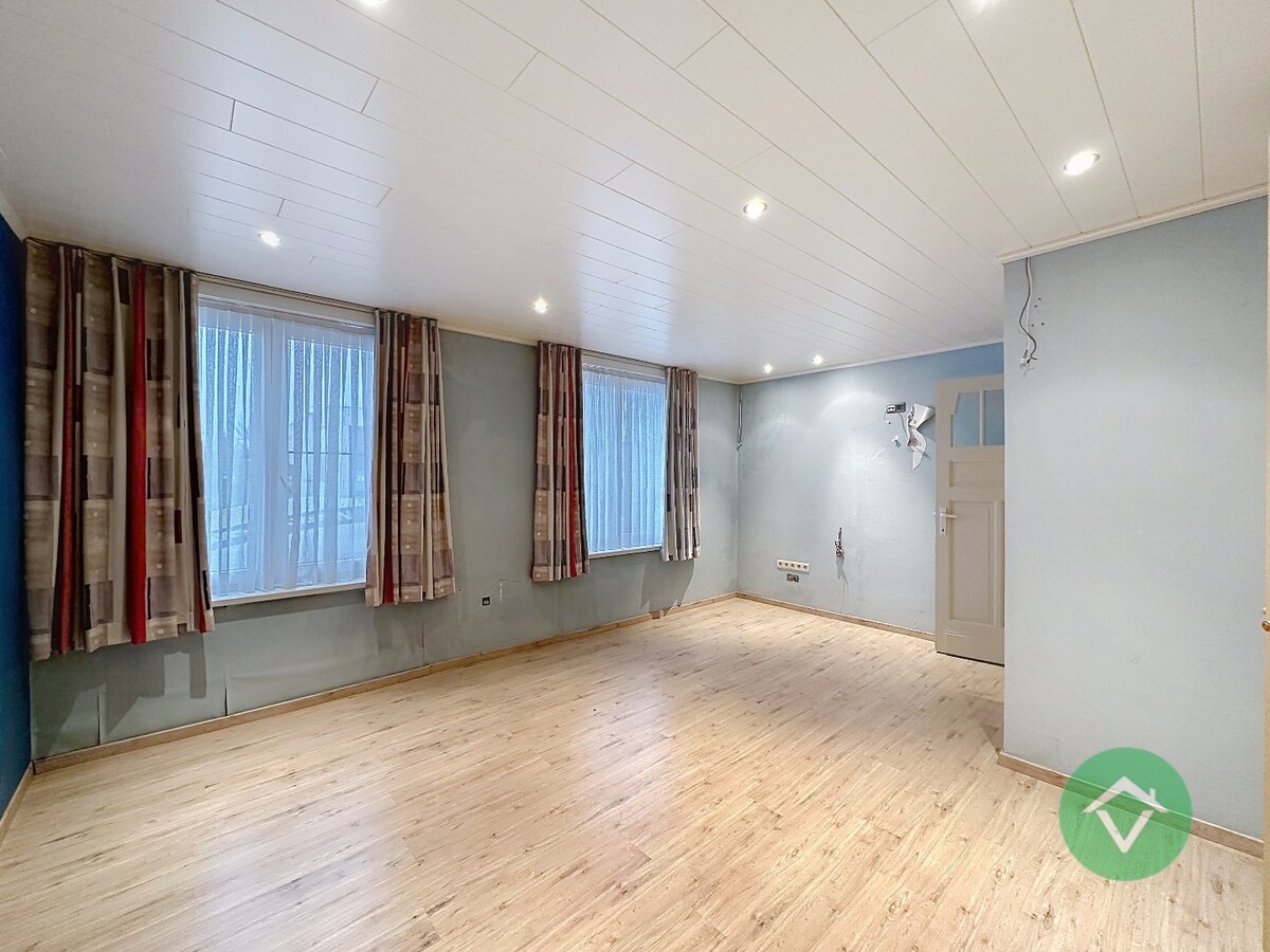 Handelspand met woonst op topligging in Gistel 