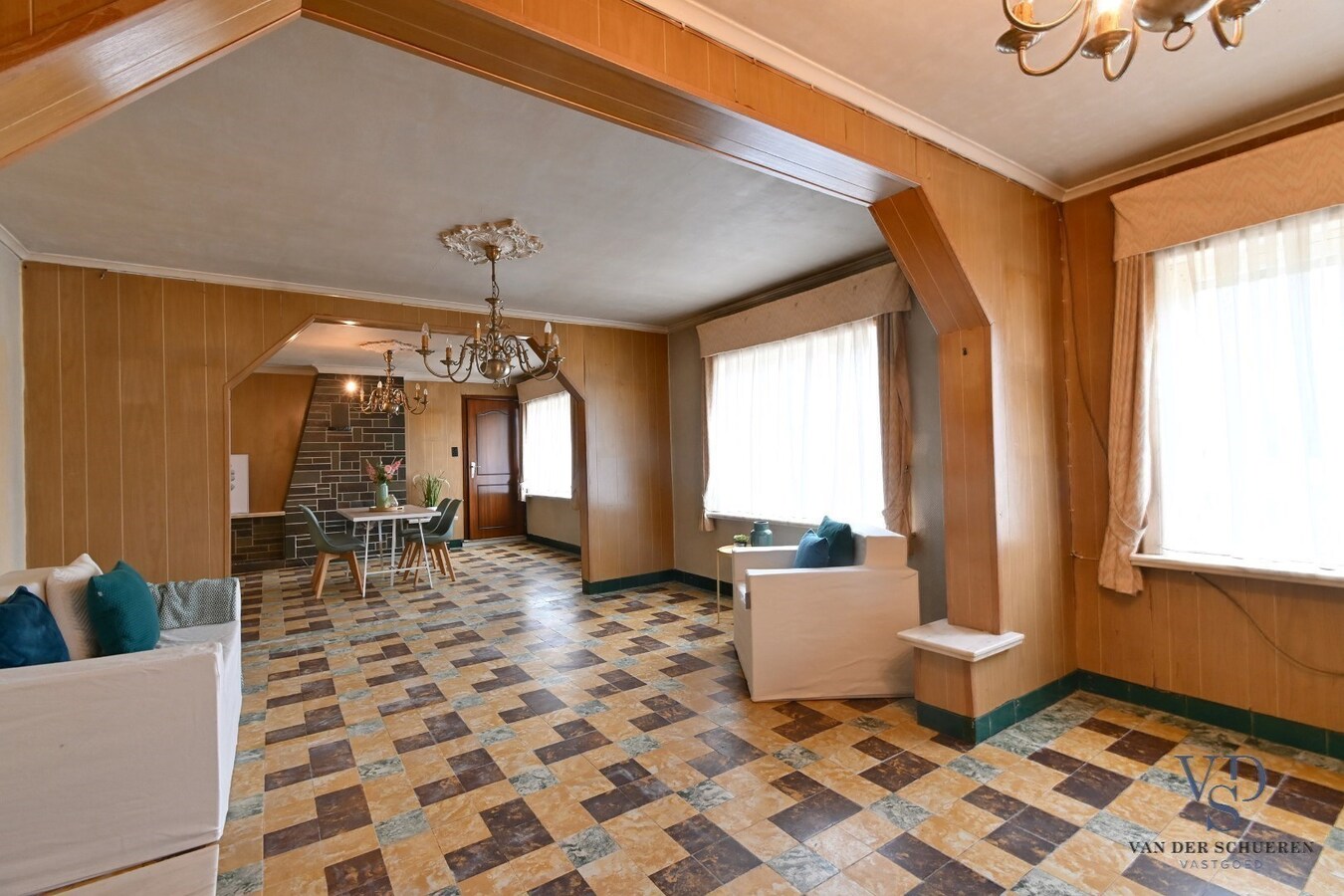 Woning met belendend perceel weiland 