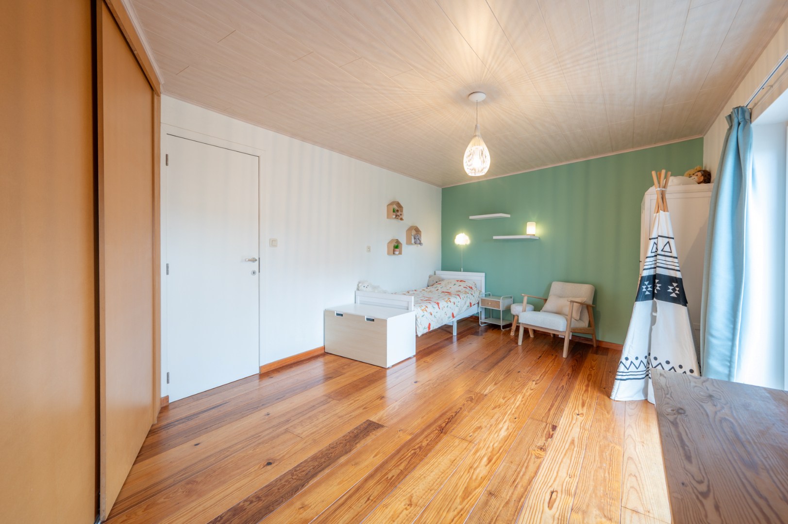 Instapklare en charmante woning met 3 slaapkamers en tuin 