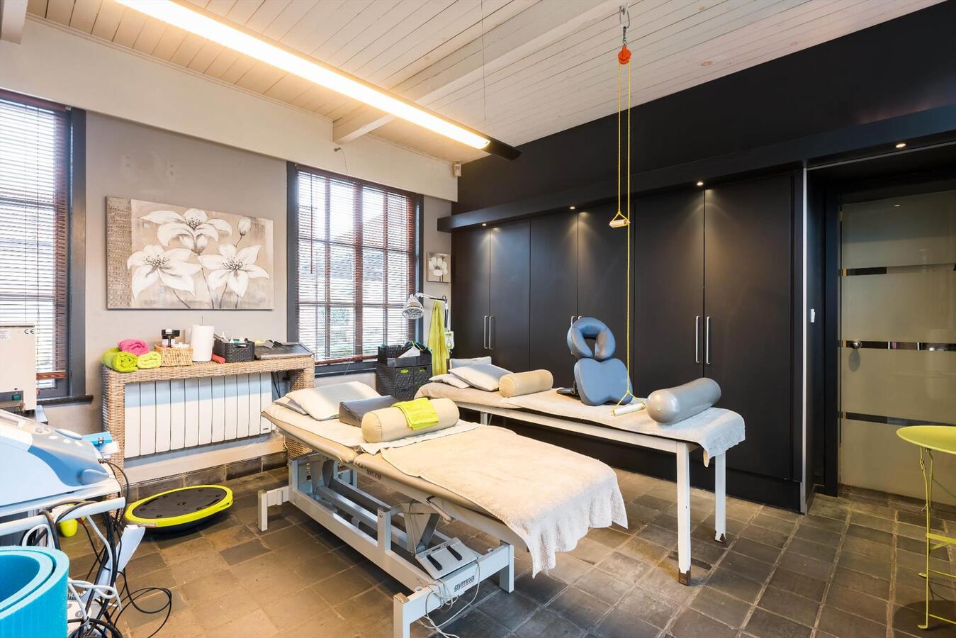 Klassevolle herenwoning met praktijkruimte 