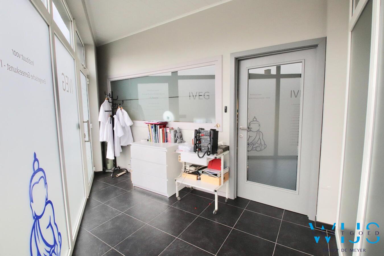 Multifunctionele handelsruimte in hartje ERTVELDE! 