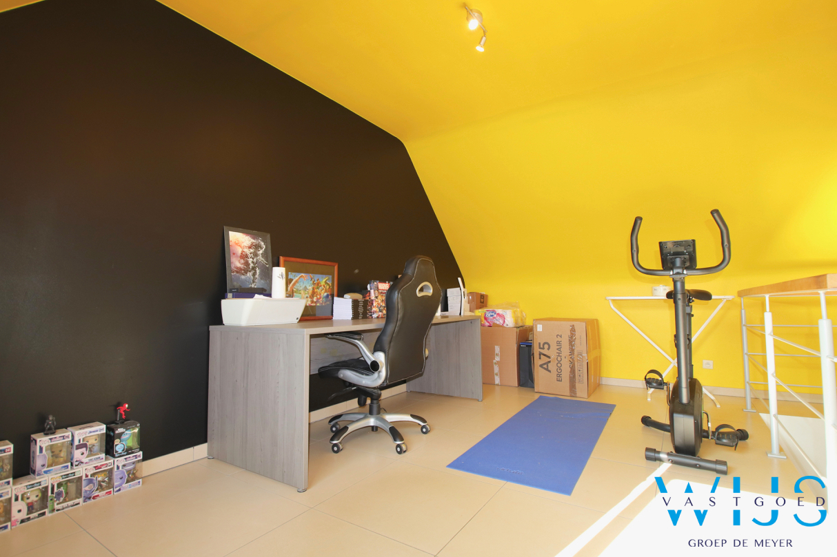 Ruim 3 slaapkamer appartement met garage te ERTVELDE ! 