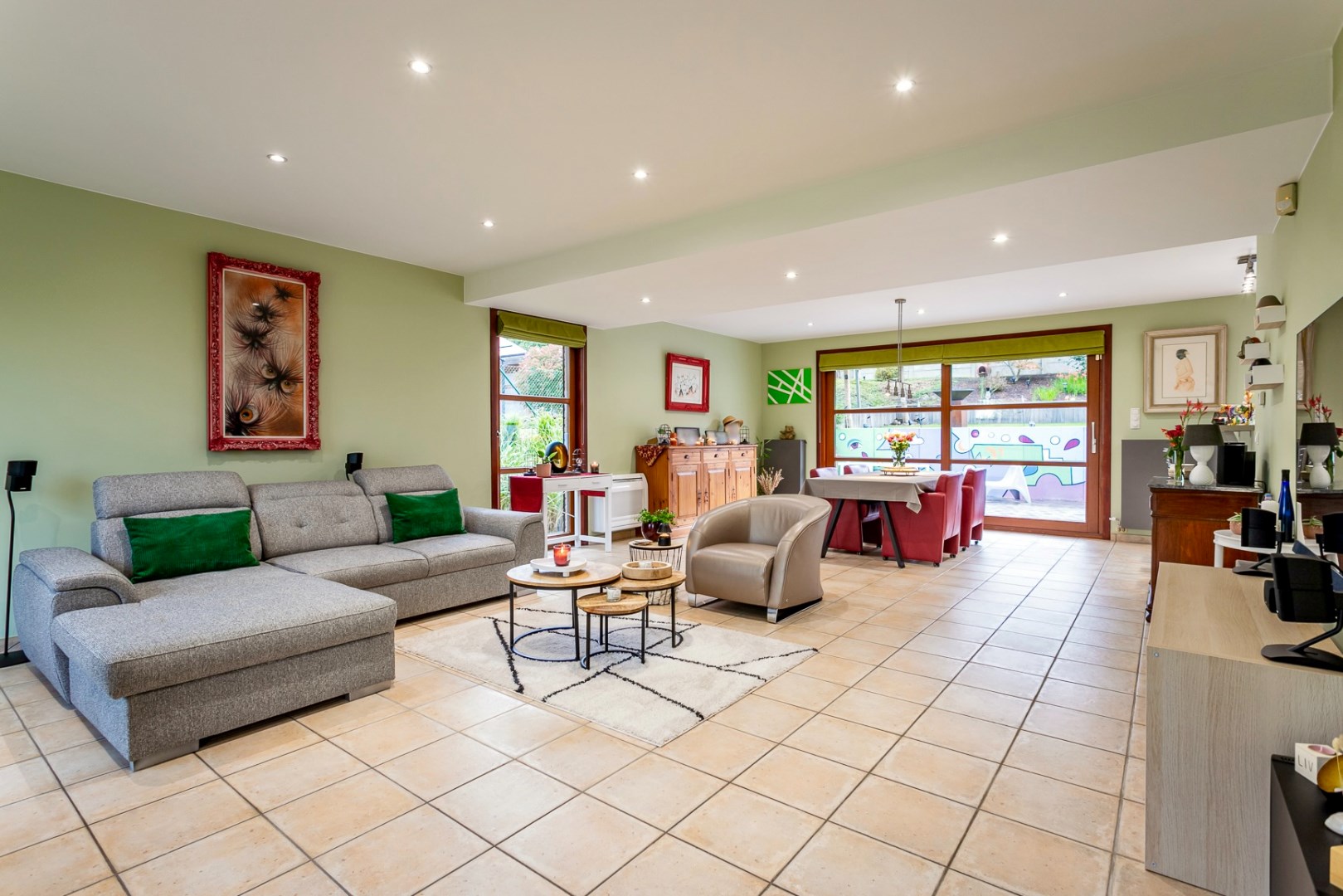 Instapklare woning met 3 slpks, garage, carport en tuin 