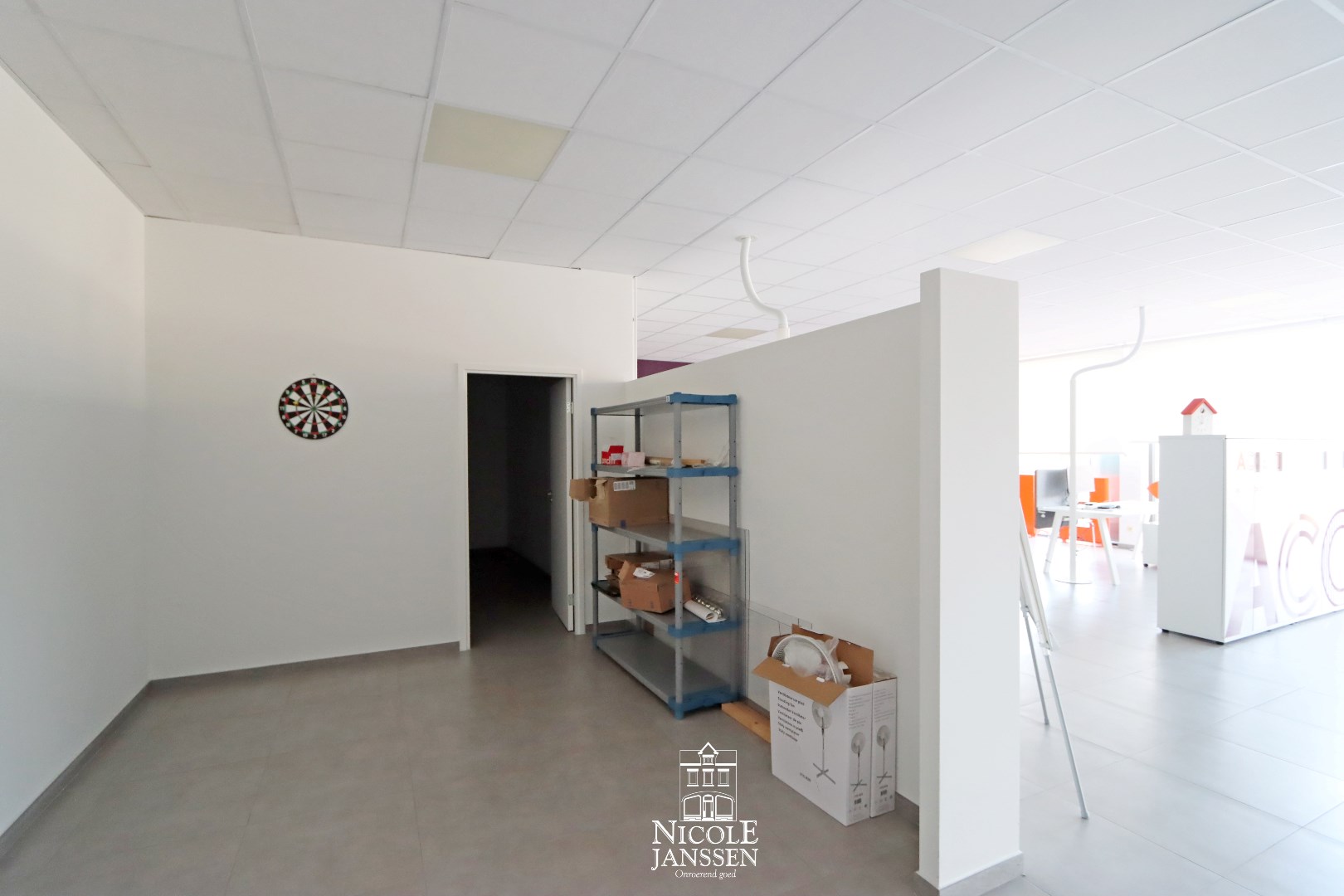 Gelijkvloers handelspand/kantoorruimte 