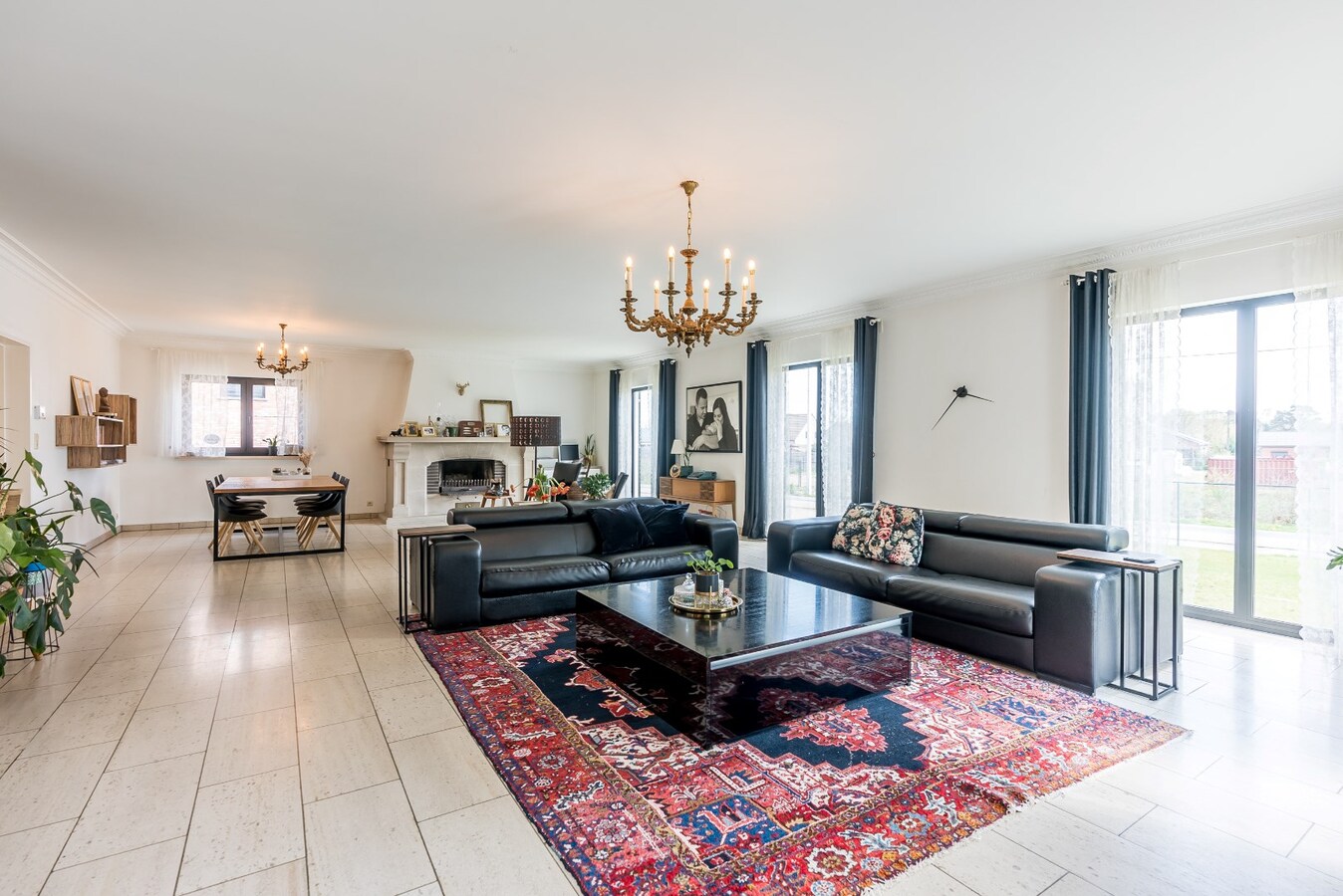 Zeer ruime woning op een perceel van circa 20 are 