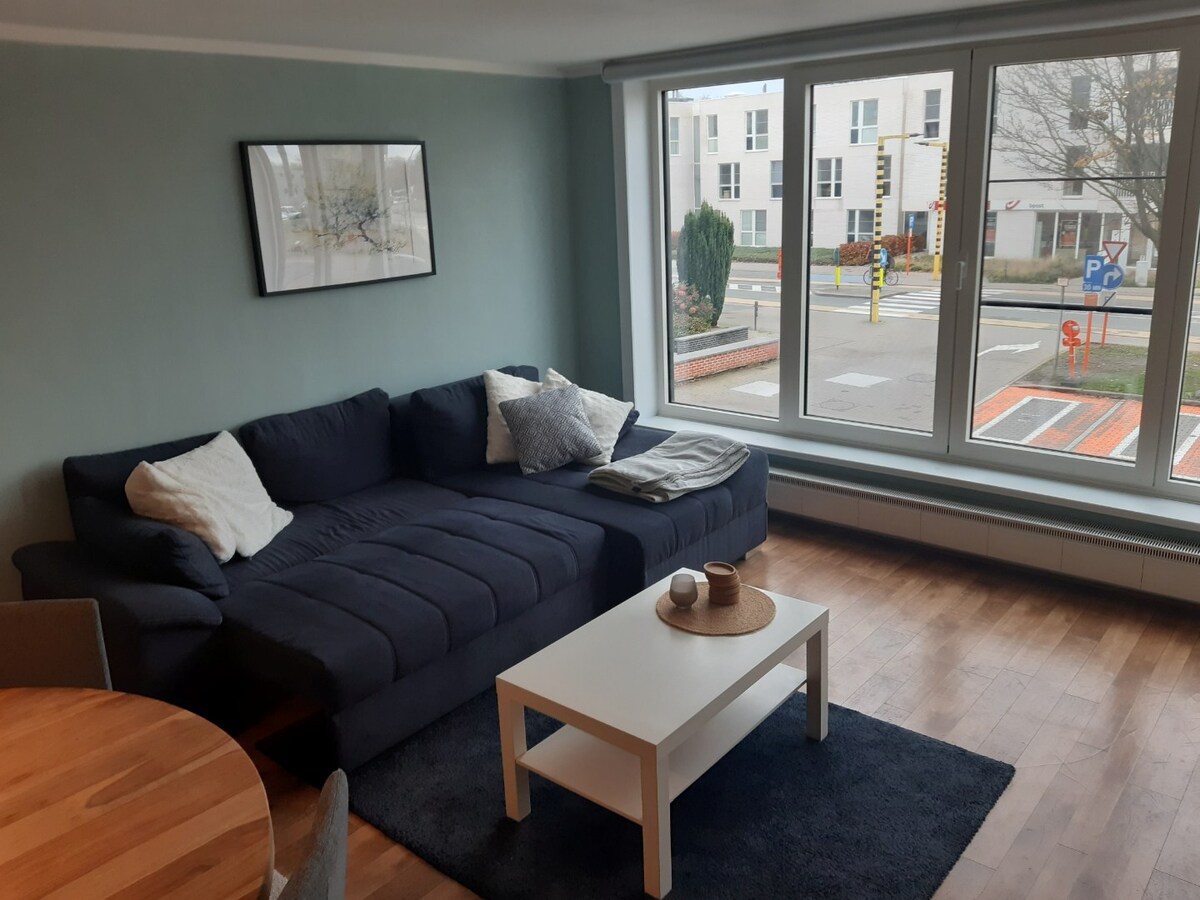 Ruim en lichtrijk appartement - centrum Gavere. 