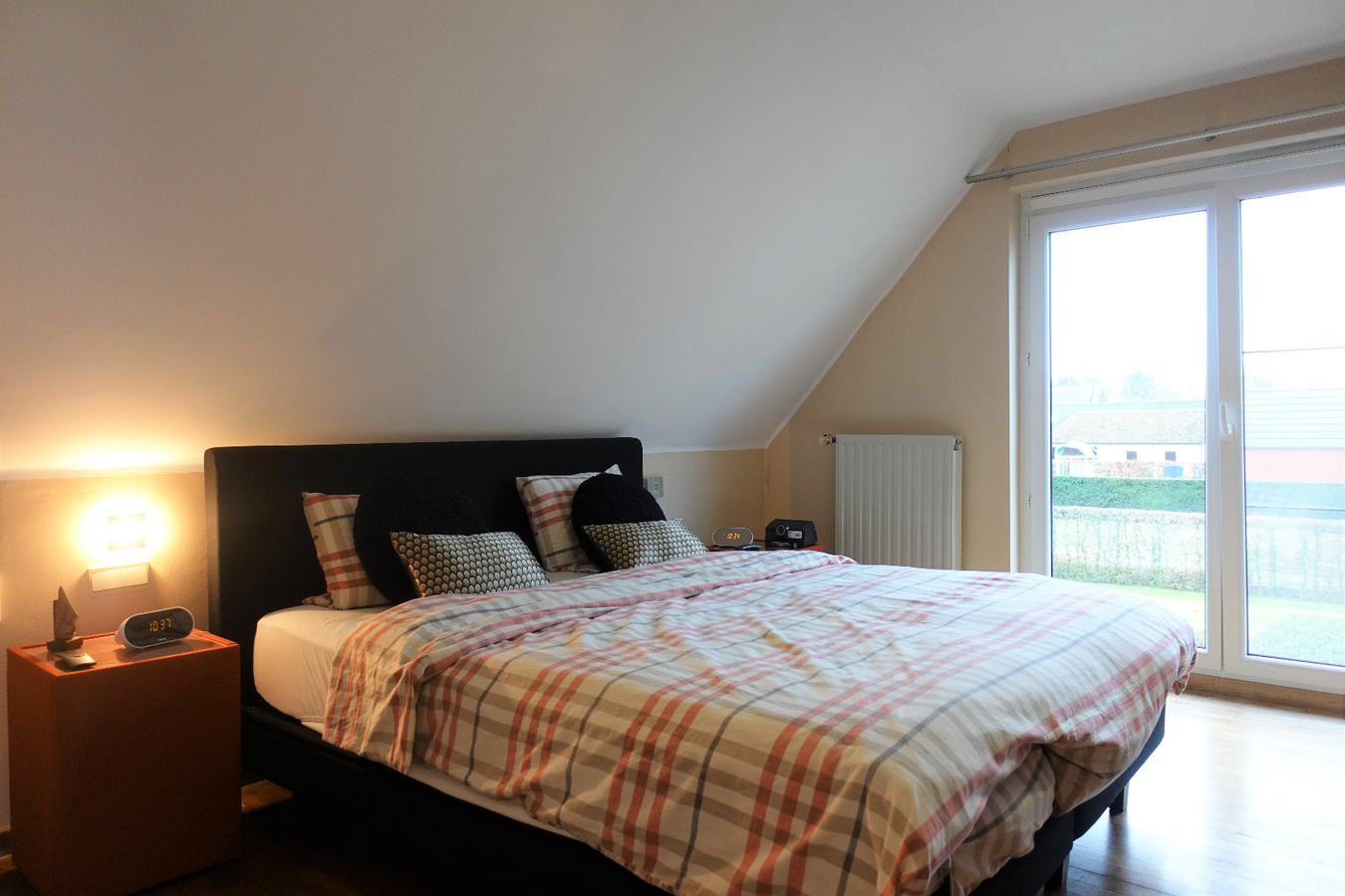 Perfect onderhouden villa op 2.155m² met dubbele garage 