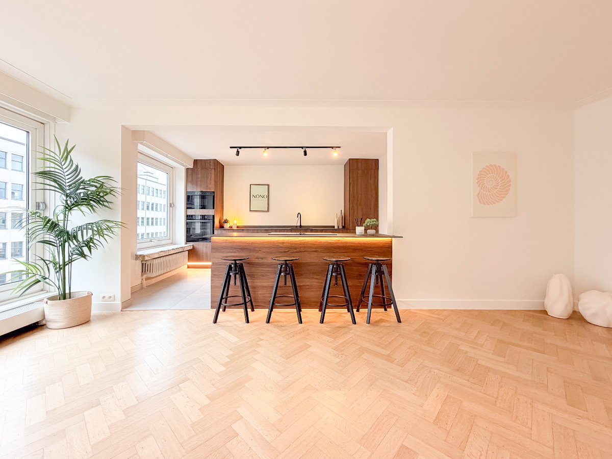Stijlvol gerenoveerd 3-slaapkamerappartement van 128 m² met garage op topligging in Kortrijk *** NONO INSPIRED *** 