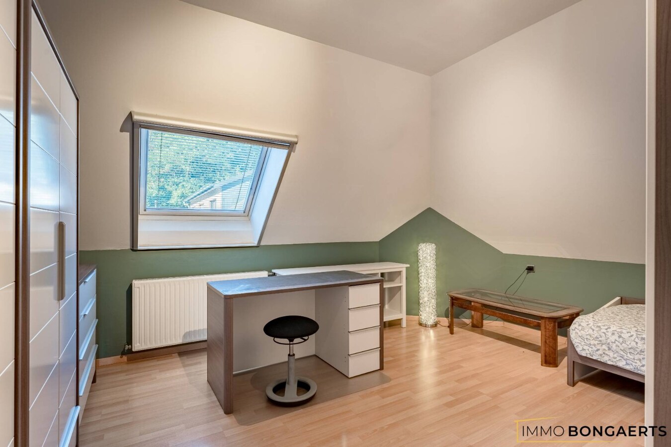 Bijzonder ruime woning op een uitzonderlijk perceel van maar liefst 16 are 