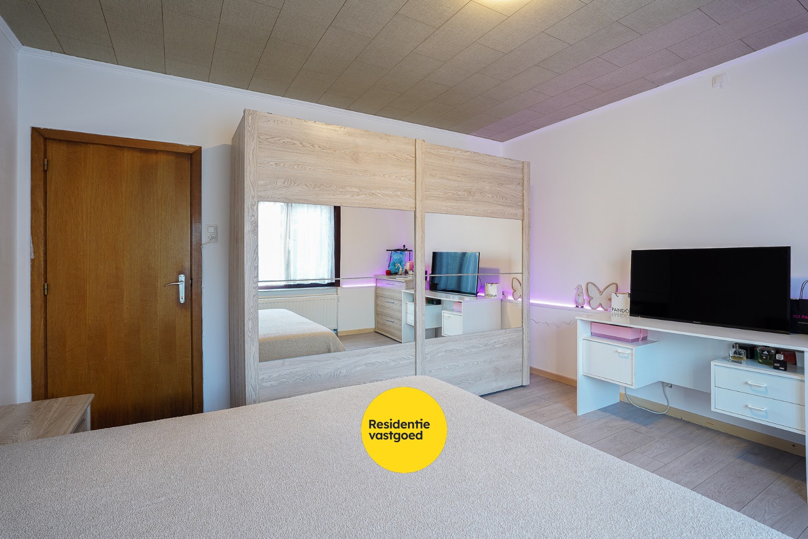 Woning met 5 slaapkamers in het centrum van Eernegem 