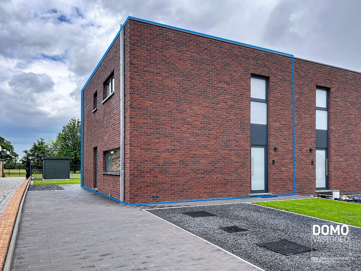 PRACHTIGE WONING MET 3 SLAAPKAMERS EN TUIN 