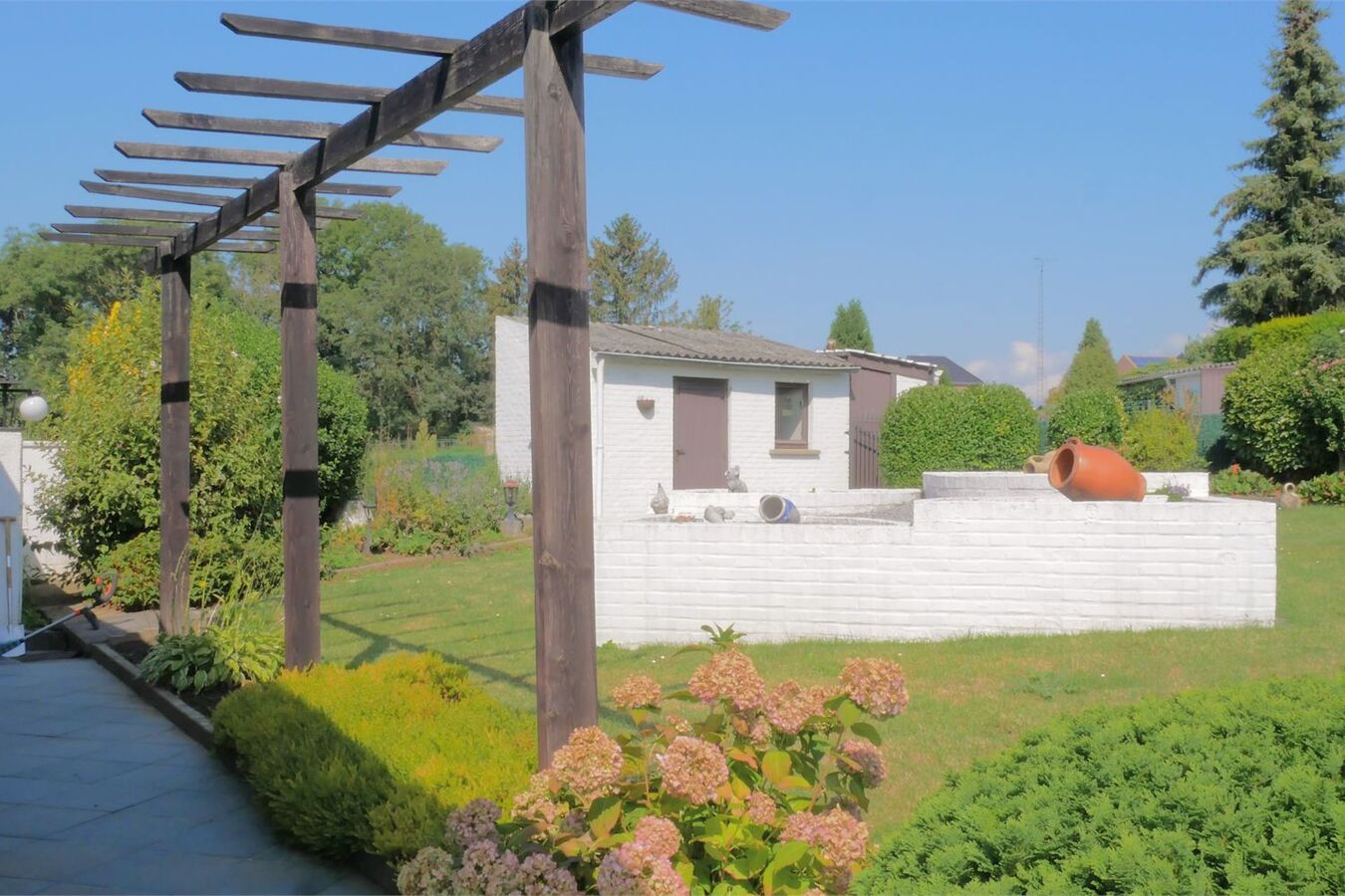 Semi-bungalow op royaal perceel van 1779 m² 