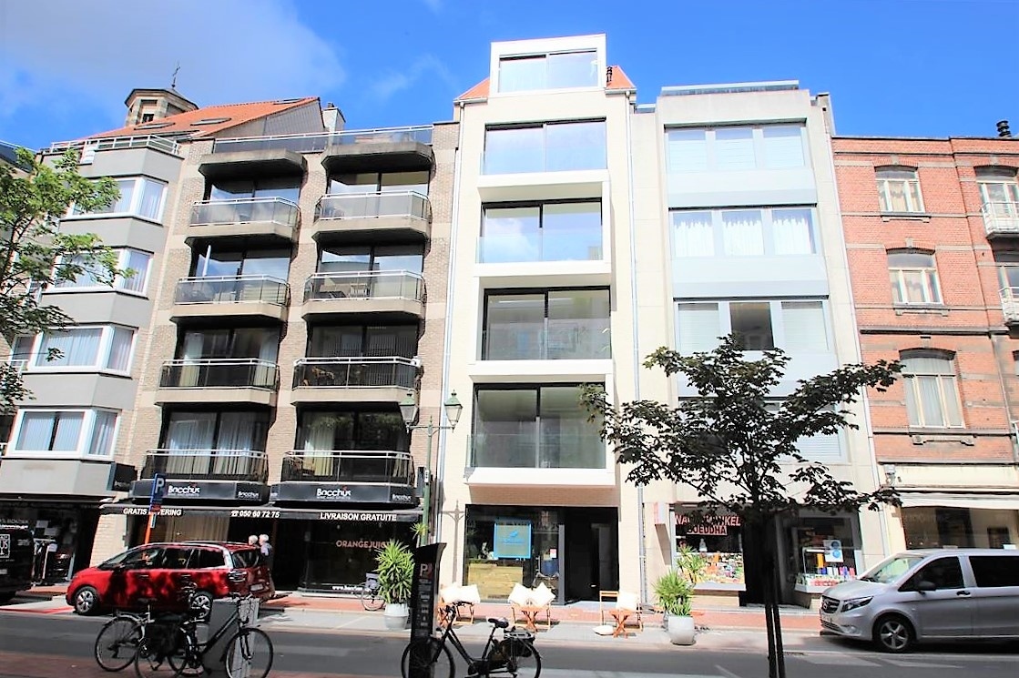 Exclusief investeringshandelspand met terras achteraan - Knokke 