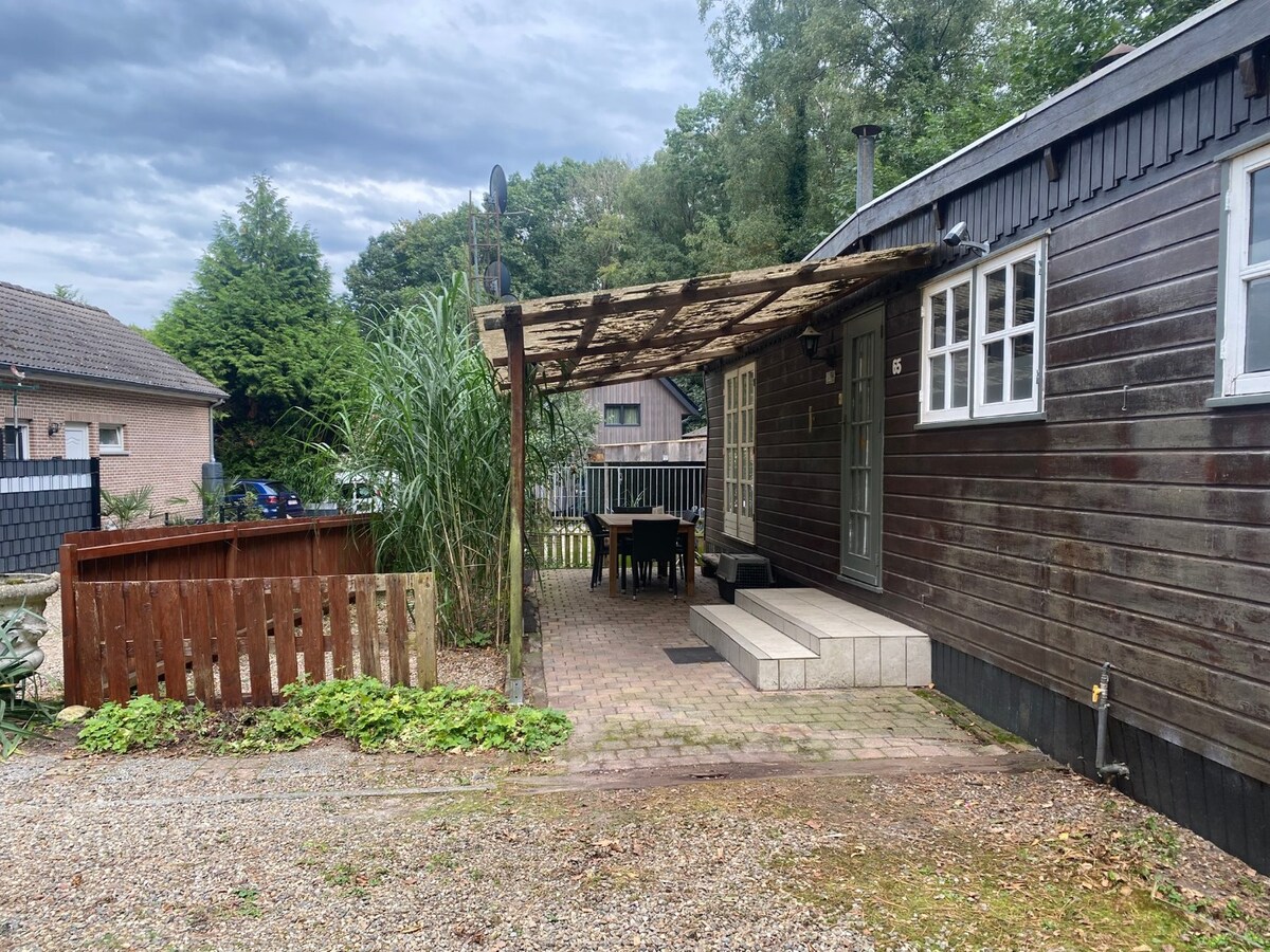 VERLAAGD in PRIJS ! Vrijstaande (vakantie)woning in het bos, Domein Sparrendal Lanklaar. 