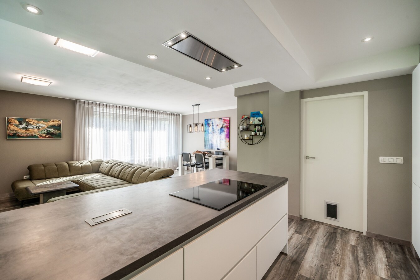Ruim appartement (125 m²) met 3 grote slaapkamers. Centrum Genk! 